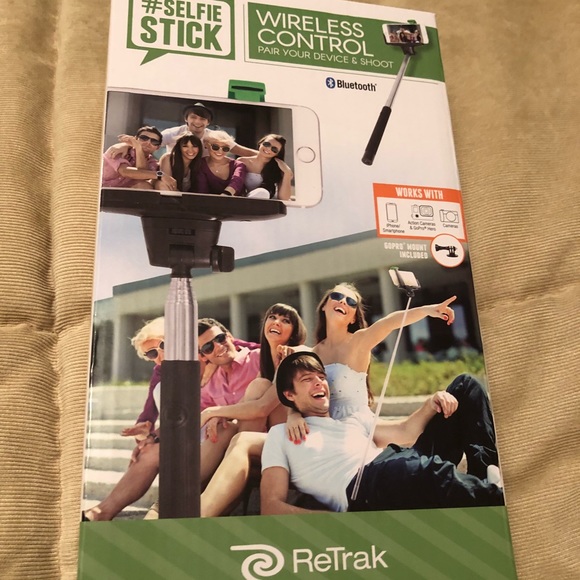 NIB Bluetooth wireless selfie stick - Picture 1 of 3